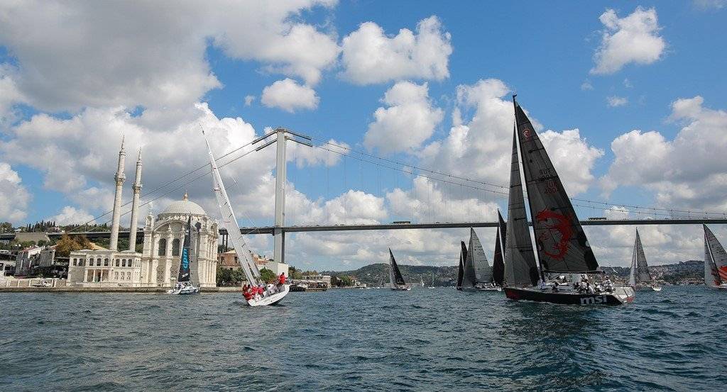 İSTANBUL BOĞAZI’NDA YELKEN ŞÖLENİ