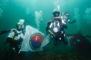 Atatürk’ün Kara Kalpağı 10 Kasım’da Suyun Altında Devroldu