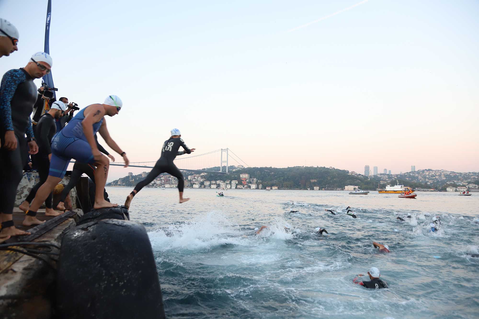 Triatlon ile 3 Elementi İki Kıta Arasında Hissettiler