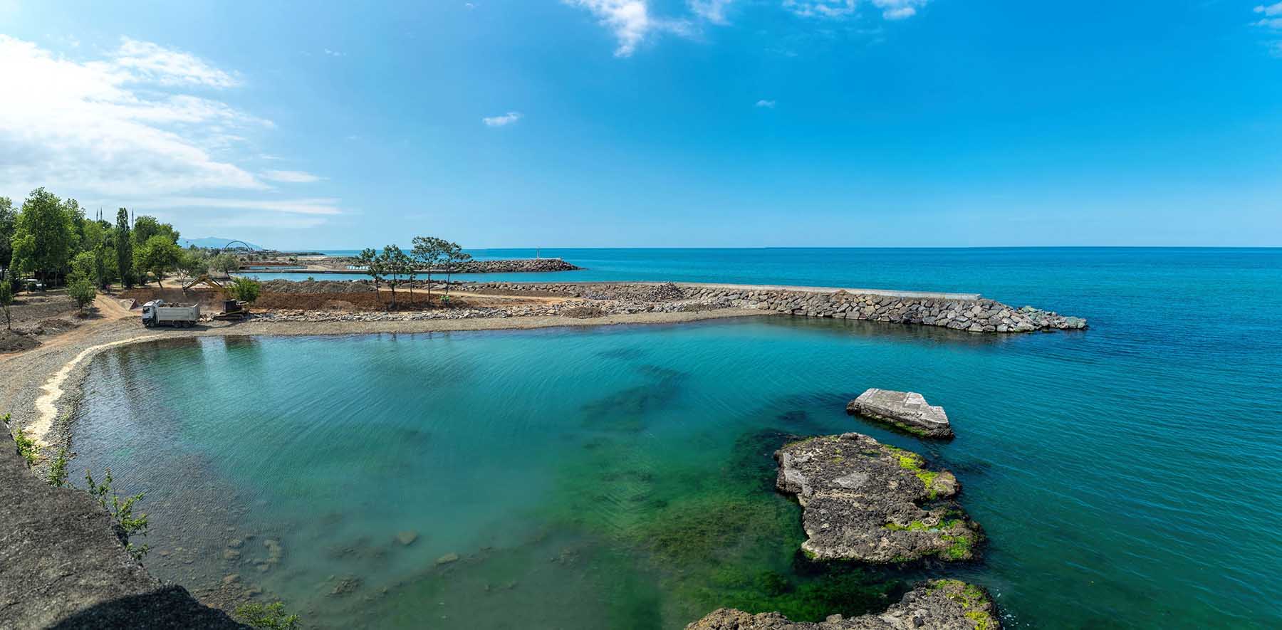 Lagoon,And,Blue,Sky.,Black,Sea,Coast,In,Trabzon,,Turkey