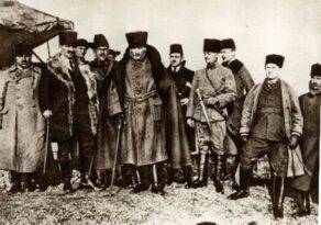 Başkomutan Atatürk, I. İnönü Savaşı’nın geçtiği alanda
