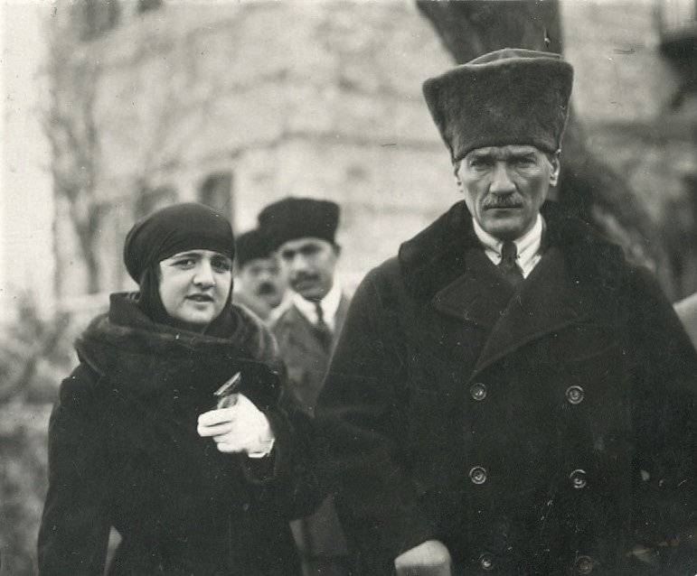 Atatürk’ün Latife Hanım’la Tarsus’tan Konya’ya hareketi