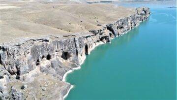 ELAZIĞ SULARINDA GİZLENEN TARİHE YOLCULUK
