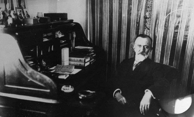 ‘Şair-i Azam’ Abdülhak Hamit Tarhan hayatını kaybetti