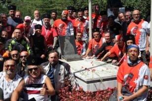 DEMİR ATLARLA SÜVARİ RUHUYLA DAĞLARI AŞTILAR