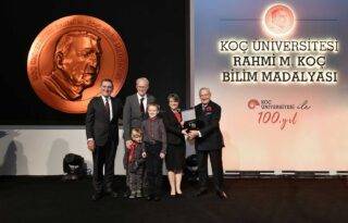 RAHMİ M. KOÇ BİLİM MADALYASI NÜKLEER ENERJİ UZMANI PROF. DR. BİLGE YILDIZ’A