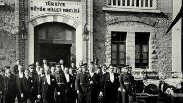 DENİZ KARTALI TARİHTE BUGÜN 21 NİSAN: MUSTAFA KEMAL PAŞA MECLİSİN AÇILACAĞI TARİHİ DUYURDU