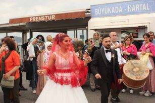 ADA VAPURU KALKIYOR… MEMORYFOTO GÖZÜYLE!