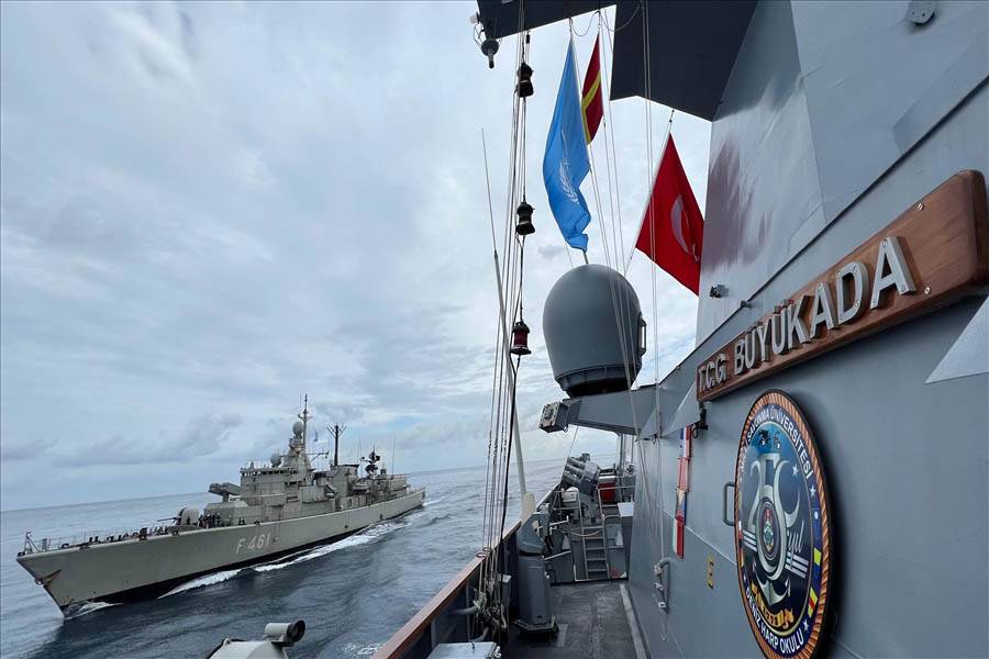 DOĞU AKDENİZ’DE BUZLARI ERİTEN BULUŞMA. TCG BÜYÜKADA VE HS NAVARİNON ORTAK SEYİRDE
