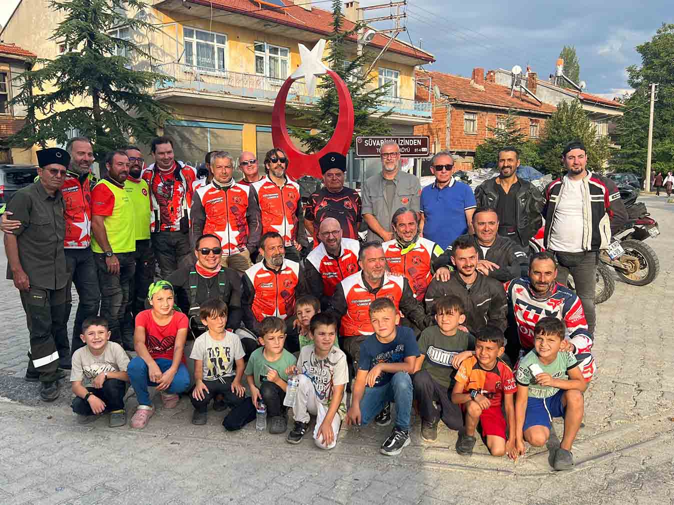 DEMİR ATLARLA SÜVARİNİN İZİNDEN TARİHİN DERİNLİKLERİNE