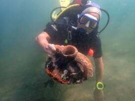 KEŞİF DALIŞINDA 1100 YILLIK AMFORA BULDULAR