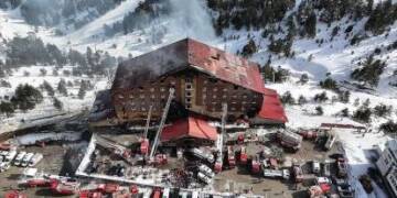 “SANIK AYAĞA KALK” DENİZCİ GÖZÜYLE KARTALKAYA YANGINI