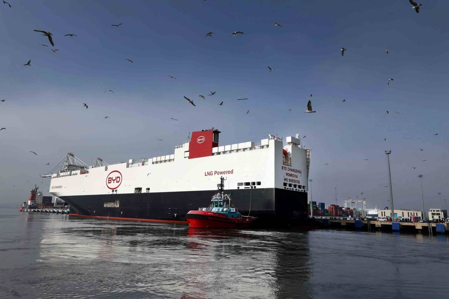 LNG ENERJİLİ GEMİ ÇİN’DEN 7 BİN OTOMOBİLLE GELDİ