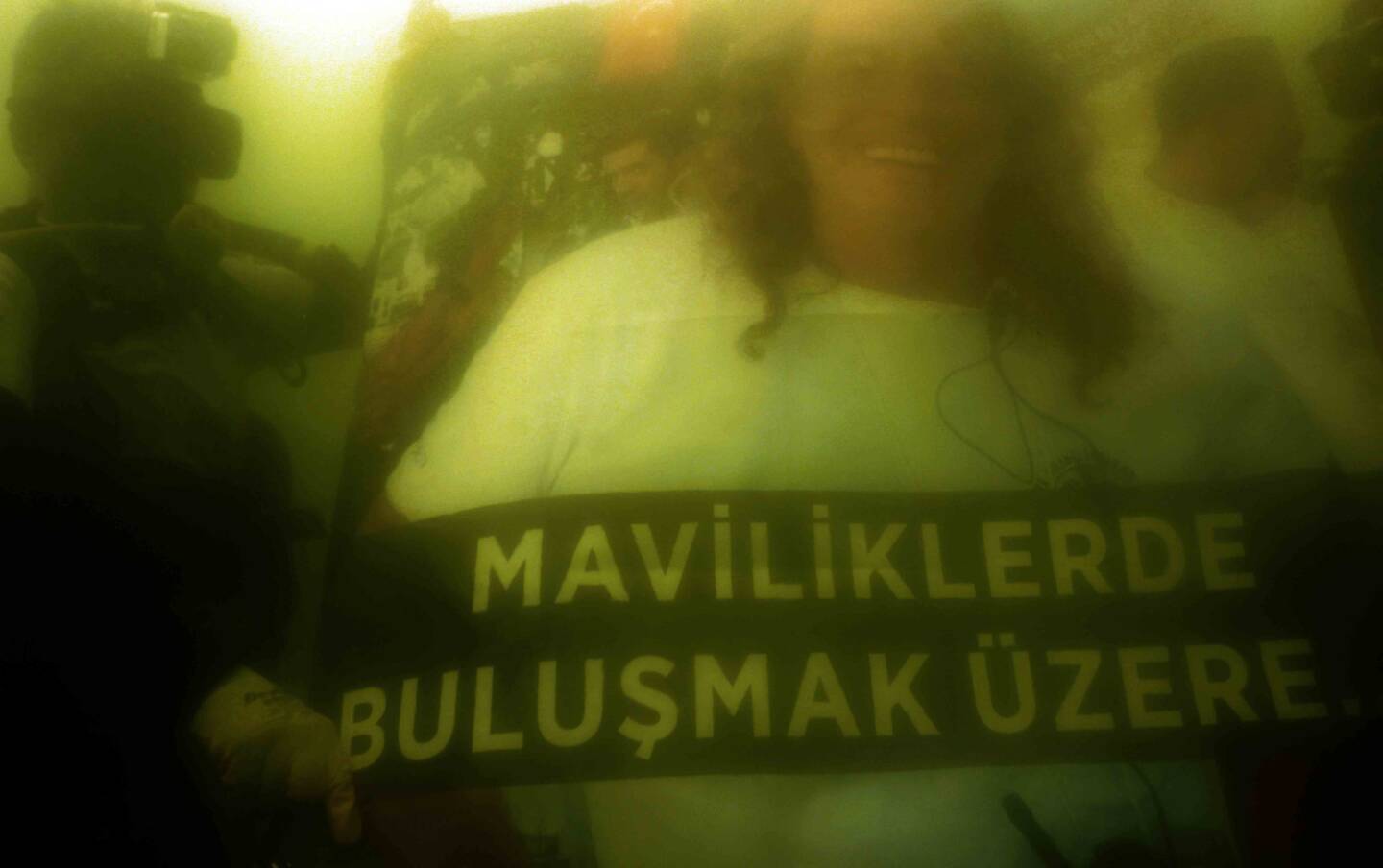 HOROZBİNA VE PİNALARI ÇOK SEVERDİ… ONLARIN YANINDA ANILDI