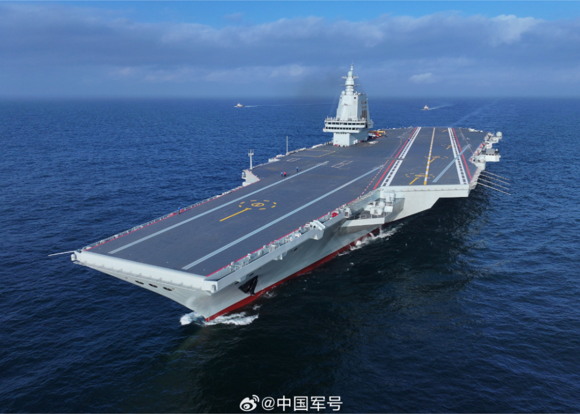 ÇİN’İN YENİ UÇAK GEMİSİ HİZMETE GİRDİ