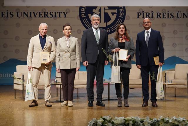 İKLİM DEĞİŞİKLİĞİ VE ÇEVRE SEMPOZYUMU PİRİ REİS ÜNİVERSİTESİ’NDE GERÇEKLEŞTİRİLDİ