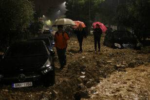 YUNANİSTAN’DA SEL VE FIRTINA NEDENİYLE 2 KİŞİ YAŞAMINI YİTİRDİ