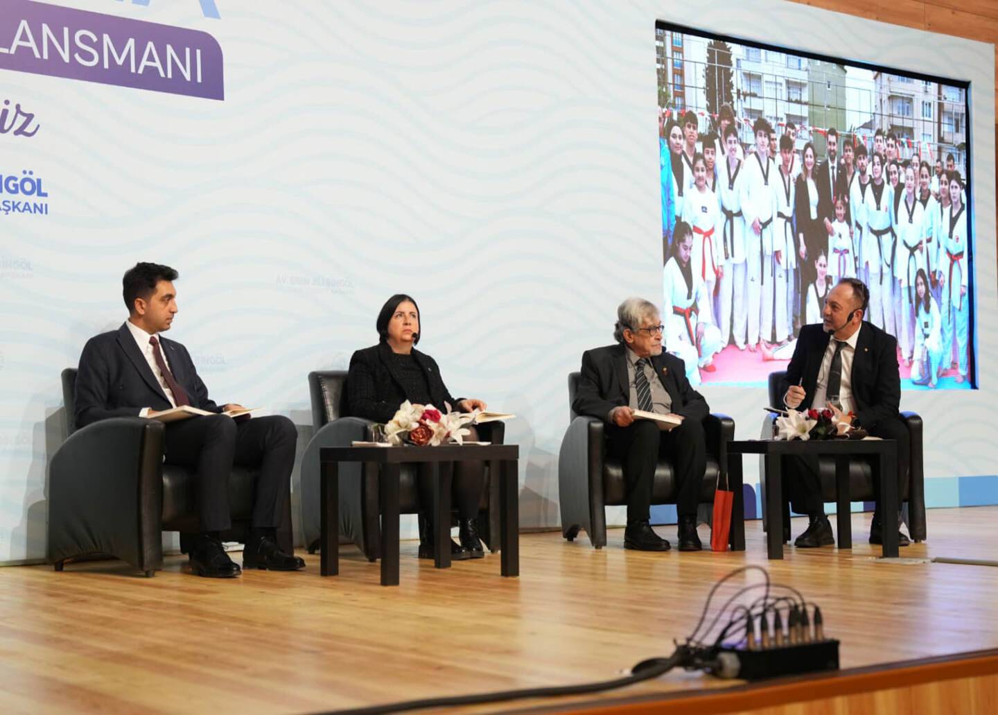 denizin-kucakladığı-şehir-tuzla-kitabı-çıktı.10jpg