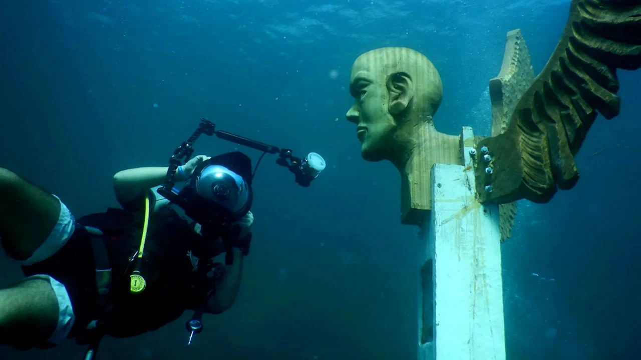 KAYIP GÖÇMEN KAYBOLDU… HİKAYESİNİ KAYBOLARAK YAZIYOR