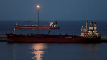 İRAN’DAN HÜRMÜZ TEHDİDİ: “HER TÜRLÜ GEMİ GEÇİŞİ SERT KARŞILIK BULACAKTIR”